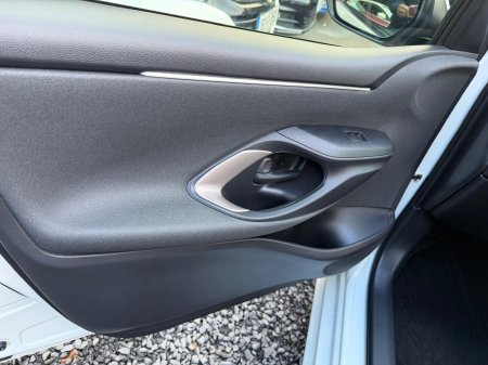 2021 Toyota Yaris - photo 9