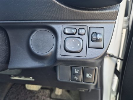 2017 Toyota Aqua - photo 11