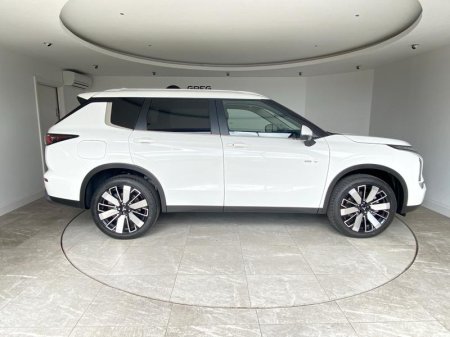 2026 Mitsubishi Outlander - photo 7