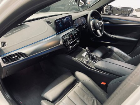 2022 BMW 5-Series - photo 11