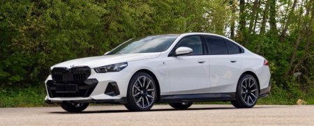 2024 BMW 5-Series 530e M Sport