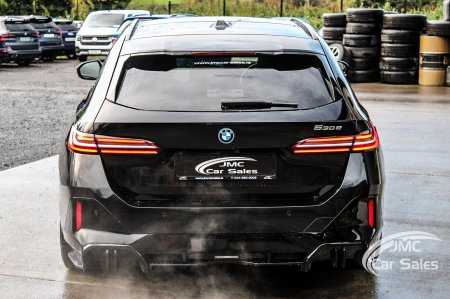 2025 BMW 5-Series - photo 9
