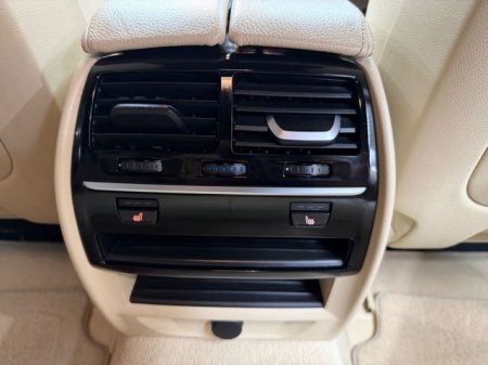 2017 BMW 5-Series - photo 30