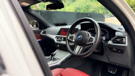 2022 BMW 3-Series - photo 5