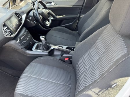 2017 Peugeot 308 - photo 2