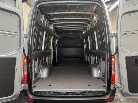 2025 Mercedes-Benz Sprinter - photo 2