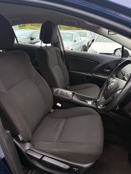 2009 Toyota Avensis - photo 27