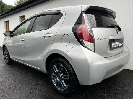 2015 Toyota Aqua - photo 4