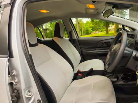 2020 Toyota Aqua - photo 17