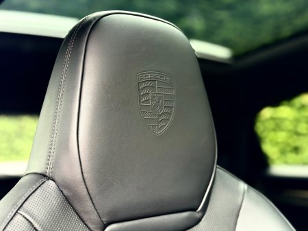 2025 Porsche Cayenne - photo 17