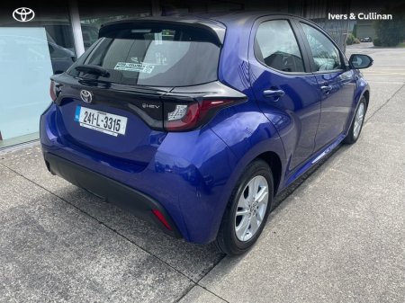 2024 Toyota Yaris - photo 2