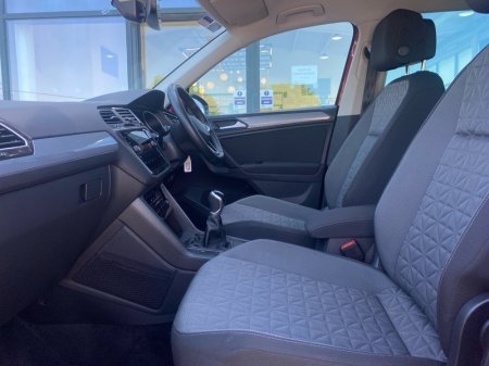 2021 Volkswagen Tiguan - photo 6