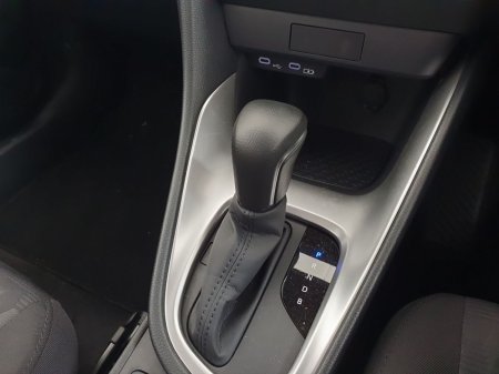 2024 Toyota Yaris - photo 26
