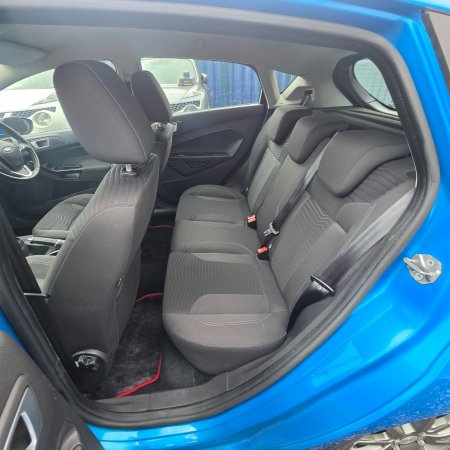 2015 Ford Fiesta - photo 15