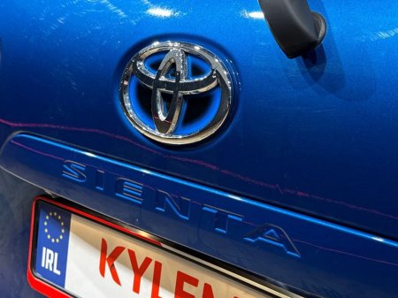 2017 Toyota Sienta - photo 11