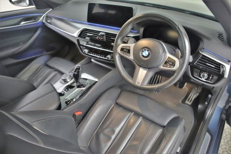 2023 BMW 5-Series - photo 13