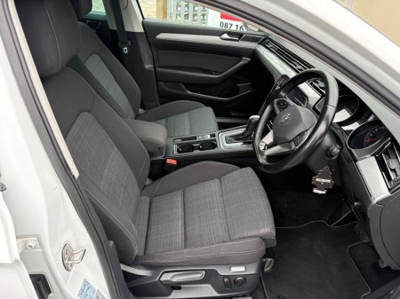 2020 Volkswagen Passat - photo 10