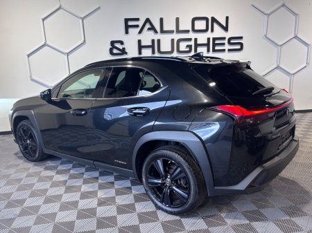 2021 Lexus UX - photo 3