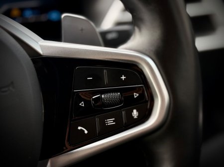 2025 BMW 3-Series - photo 21