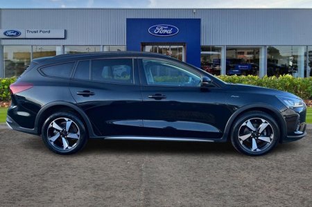 2023 Ford Focus - photo 3
