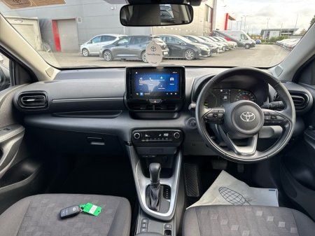 2025 Toyota Yaris - photo 8