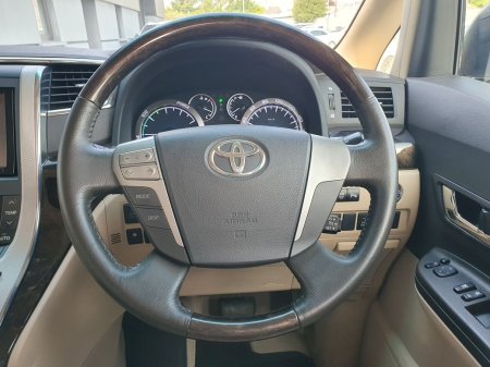 2013 Toyota Alphard - photo 13