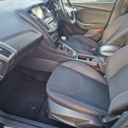 2016 Ford Focus - photo 15