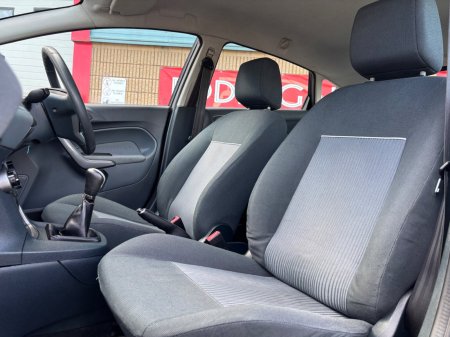 2011 Ford Fiesta - photo 15