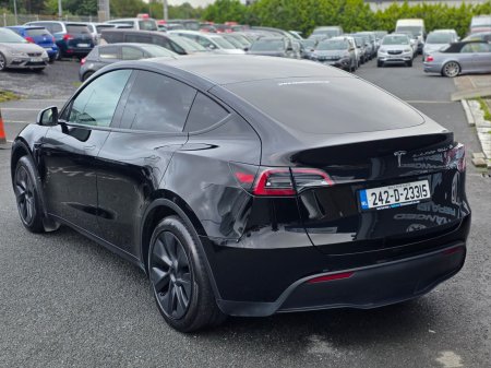 2024 Tesla Model Y - photo 3
