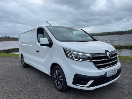 2023 Renault Trafic - photo 2