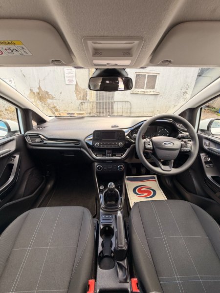 2018 Ford Fiesta - photo 10
