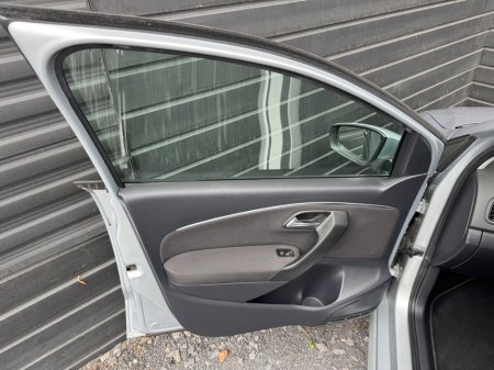2015 Volkswagen Polo - photo 18
