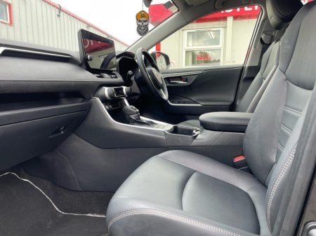 2025 Toyota RAV4 - photo 6