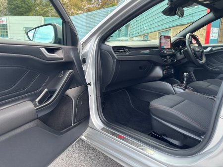 2020 Ford Focus - photo 16