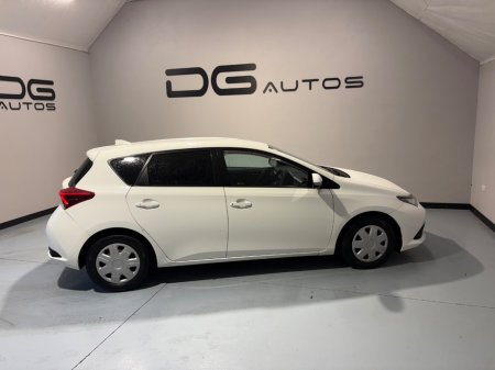 2016 Toyota Auris - photo 2