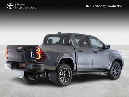 2026 Toyota Hilux - photo 2