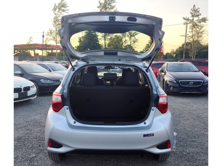 2019 Toyota Vitz - photo 13