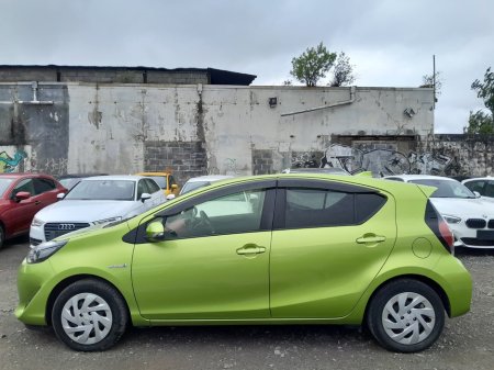 2017 Toyota Aqua - photo 8