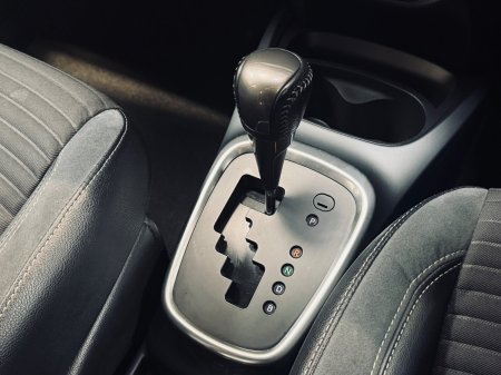 2016 Toyota Yaris - photo 16