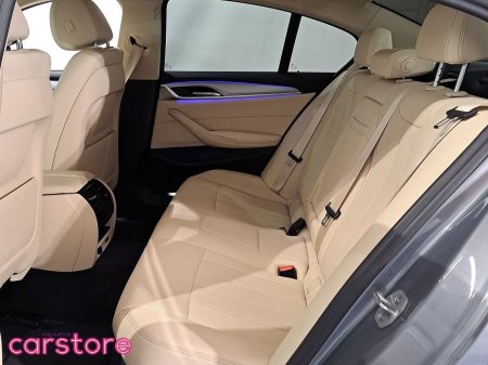 2023 BMW 5-Series - photo 10