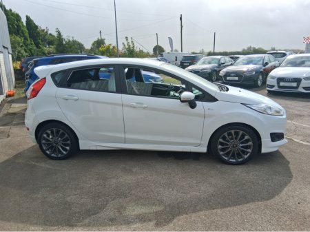 2017 Ford Fiesta - photo 4
