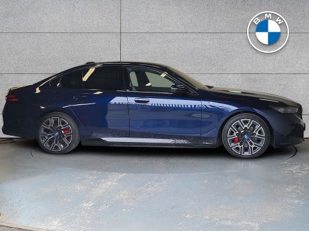 2024 BMW 5-Series - photo 3