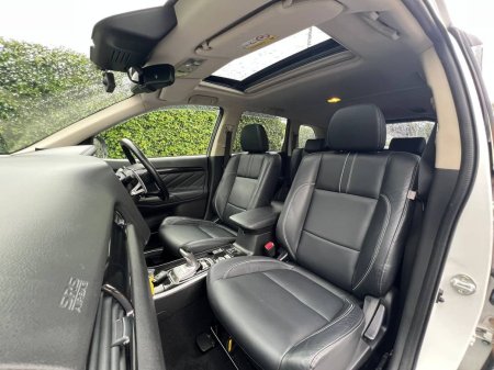 2018 Mitsubishi Outlander - photo 2