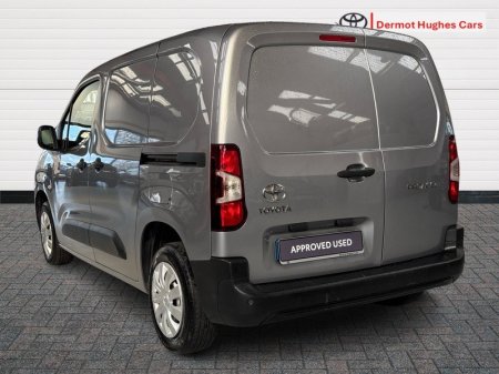 2024 Toyota Proace City - photo 2