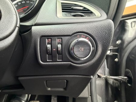 2011 Opel Astra - photo 12