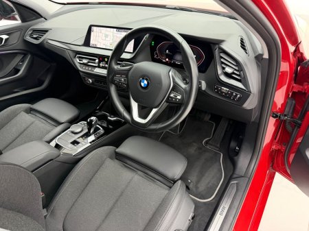 2024 BMW 1-Series - photo 25