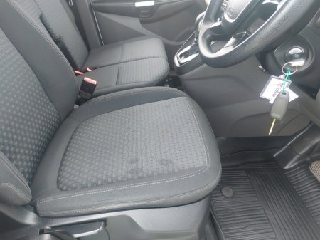 2020 Ford Transit - photo 19