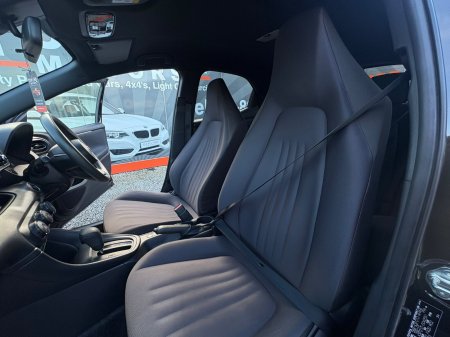 2021 Toyota Yaris - photo 8