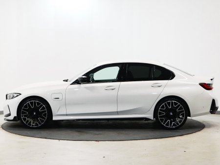 2023 BMW 3-Series - photo 7