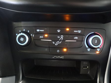 2016 Ford Focus - photo 20